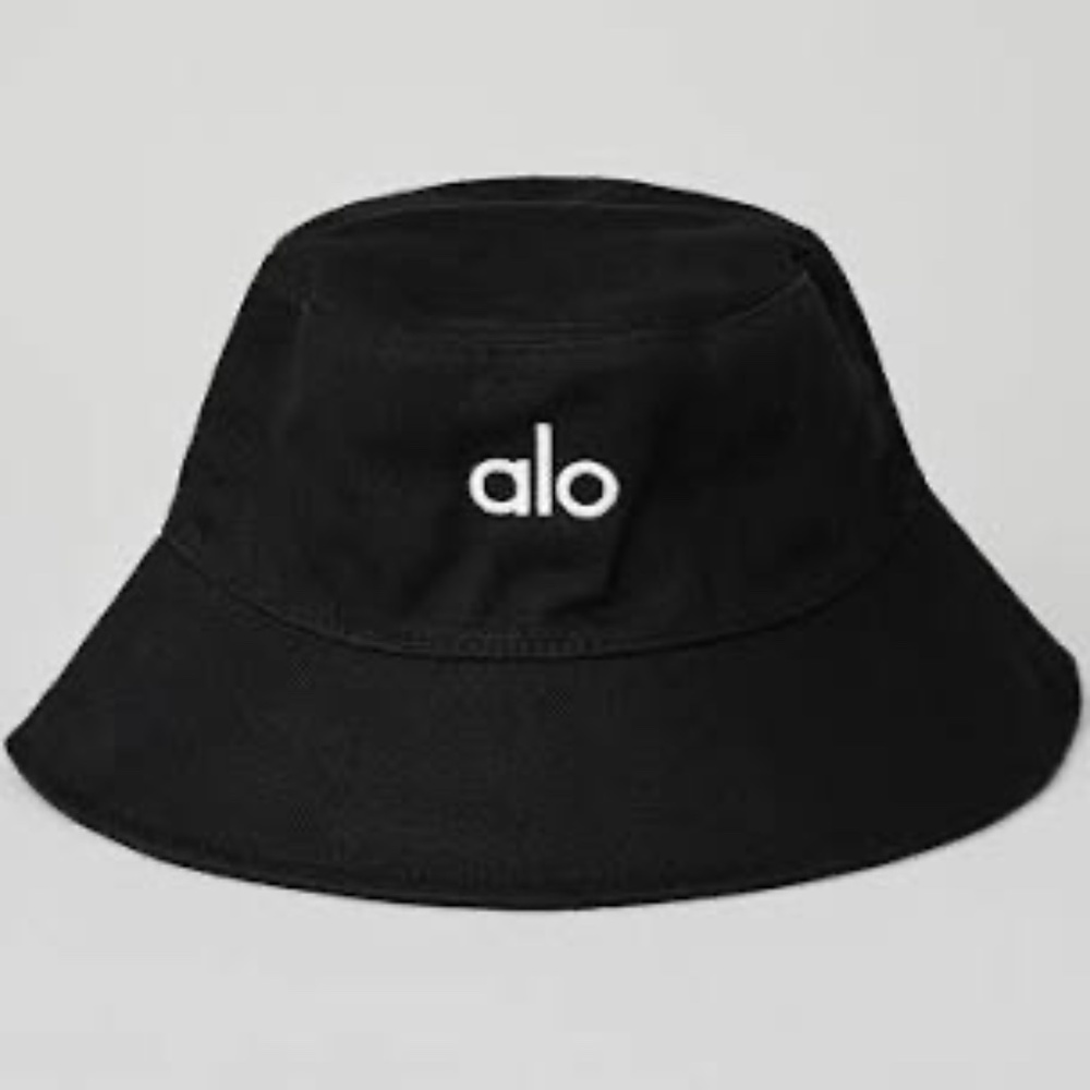 ALO Yoga Weekender Bucket Hat